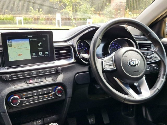 Kia Ceed 1.0 T-gdi 3 Hatchback Black #2