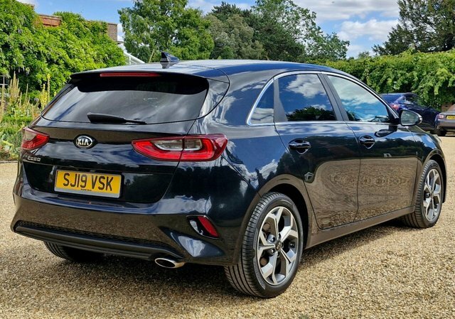 Kia Ceed 1.0 T-gdi 3 Hatchback Black #4