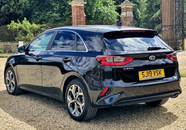 Kia Ceed 1.0 T-gdi 3 Hatchback Black #6