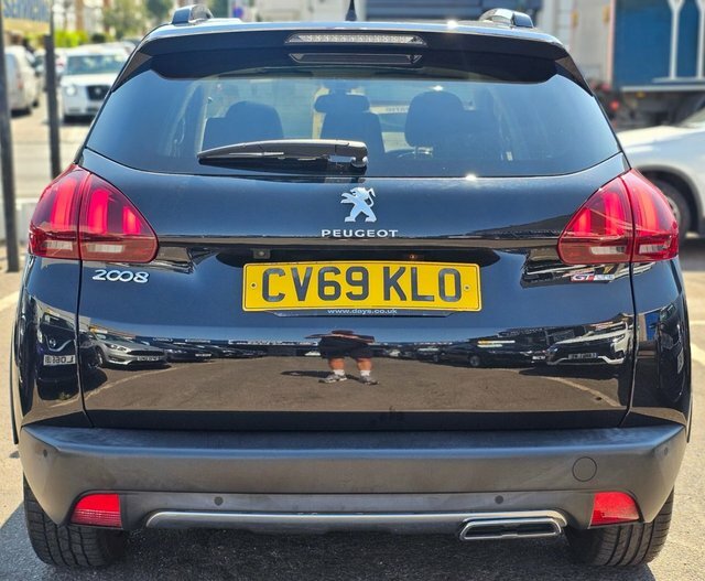 Peugeot 2008 1.2 Puretech Gt Line Suv Eat CV69KLO Black #4