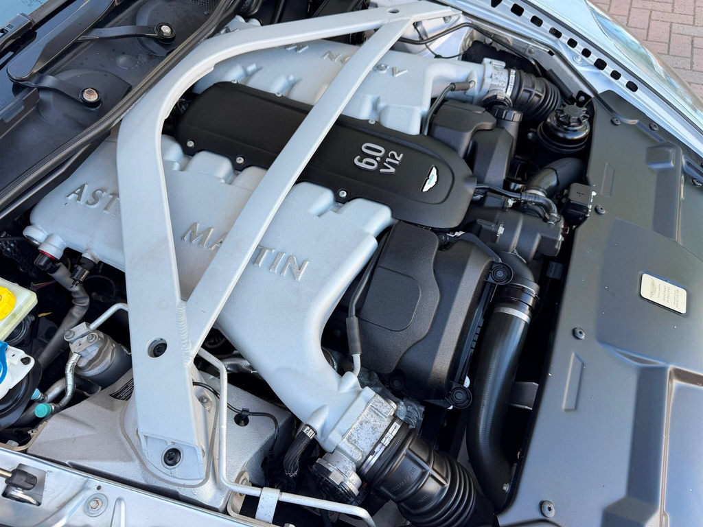Aston Martin DB9 Coupe 6.0 V12 T-tronicii Euro 5 201414 #18