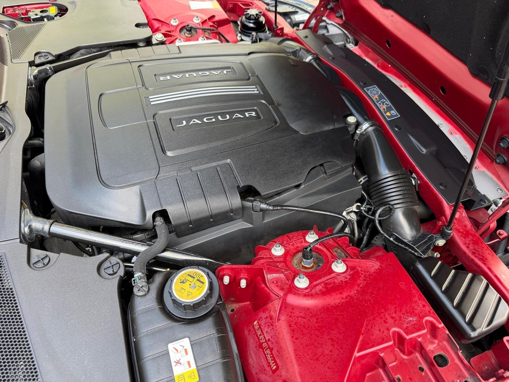 Jaguar XK 5.0 Signature 380 Bhp Red #9