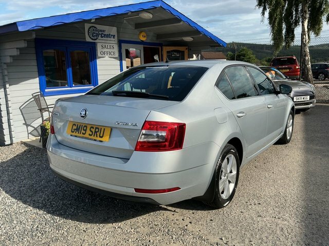 Skoda Octavia 2019 1.0 Tsi Gpf Se Technology Hatchback Petro Silver #2