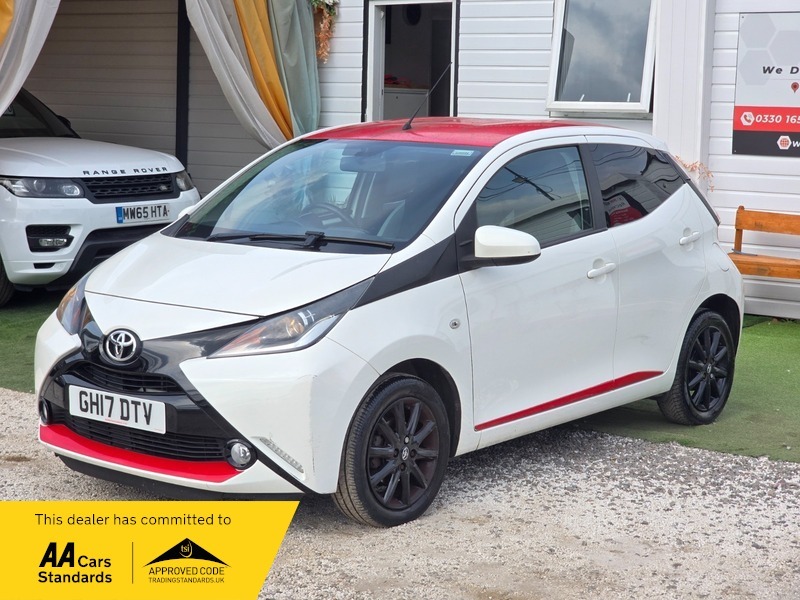 Toyota Aygo 1.0 Vvt-i X-press X-shift White #4