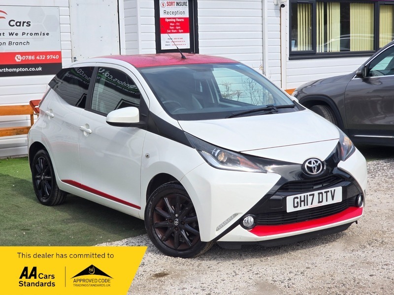 Toyota Aygo 1.0 Vvt-i X-press X-shift White