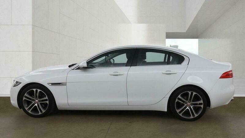 Jaguar XE 2.0 I4 200Ps R-sport Red #8