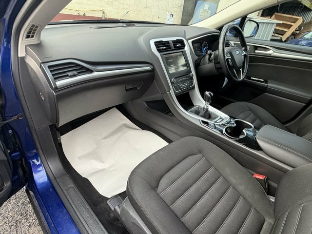 Ford Mondeo 2.0 Tdci Titanium Hatchback Euro Blue #11