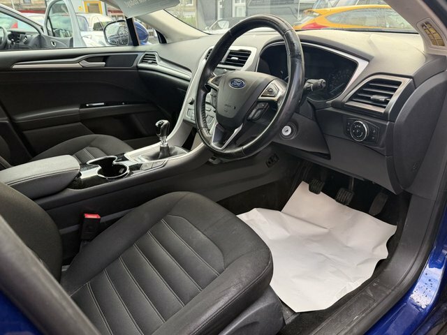 Ford Mondeo 2.0 Tdci Titanium Hatchback Euro Blue #19