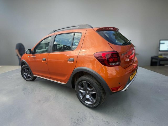 Dacia Sandero Stepway 0.9 Tce Se Summit SL67ORY Orange #3