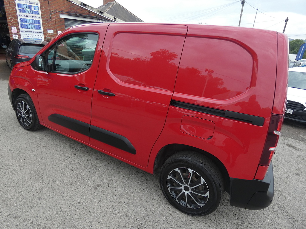 Citroen Berlingo 1.5 Bluehdi 650 Enterprise New Belt Just Fitted U Red #2