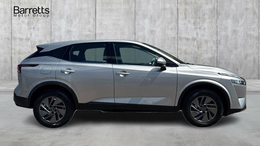 Nissan Qashqai 1.3 Dig-t Mhev Acenta Premium Hybrid DL23OUY Silver #2