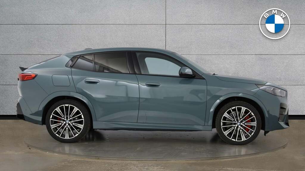 BMW iX2 30 66.5Kwh M Sport Suv Xdrive 1 YF75AET Green #3