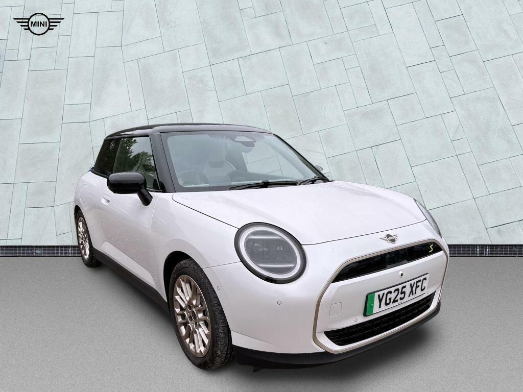 Mini Hatch Se 54.2Kwh Exclusive Hatchback White #2