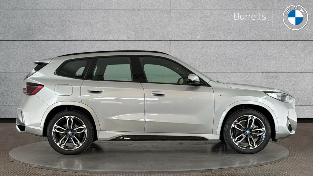 BMW iX1 30 66.5Kwh M Sport Suv Xdrive 1 SD73VPJ Silver #3