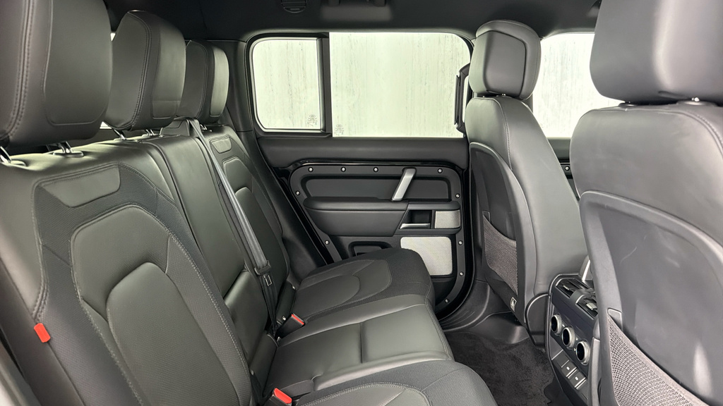 Land Rover Defender 130 D300 Outbound Grey #37