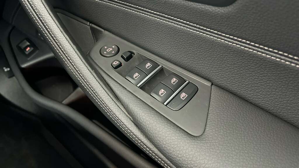 BMW 5 Series 520D Xdrive M Sport Black #38