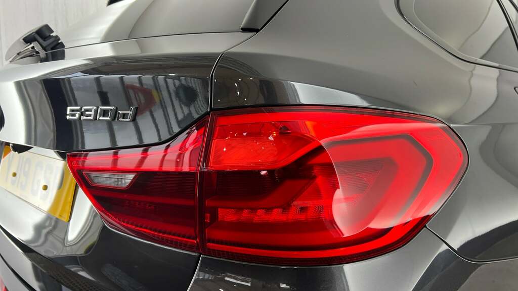 BMW 5 Series 520D Xdrive M Sport Black #22