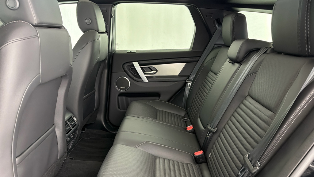 Land Rover Discovery Sport 2.0 D200 Mhev Dynamic Se Black #4