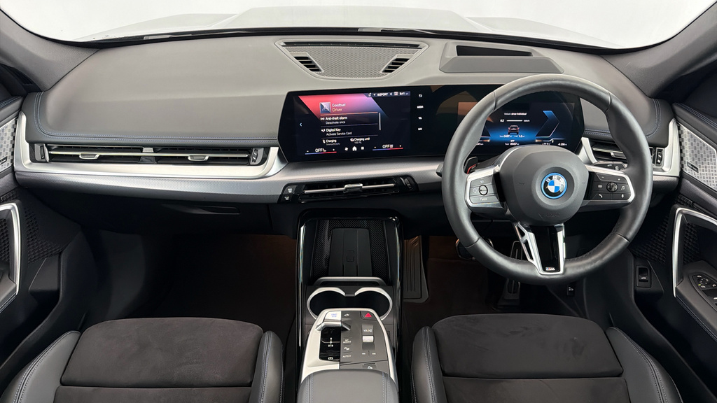 BMW iX1 20 66.5Kwh M Sport Suv Edrive 1 Black #4