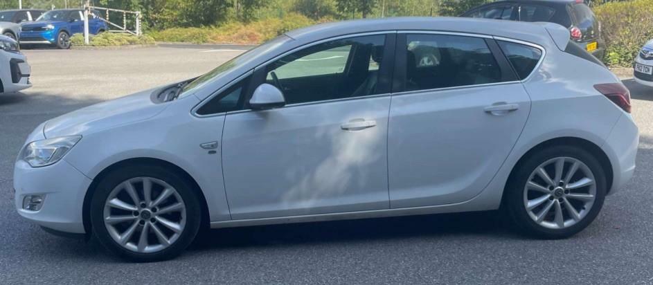 Vauxhall Astra Elite Cdti S S White