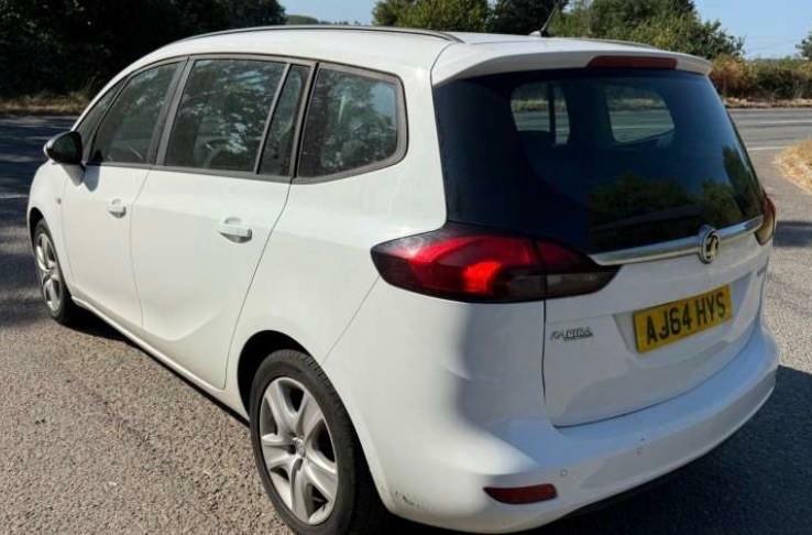 Vauxhall Zafira Tourer Exclusive T White #4