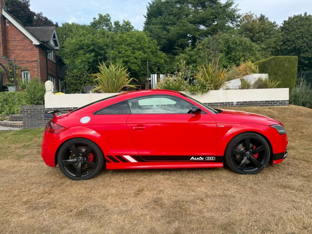 Audi TT 2L Black Edition Red #4