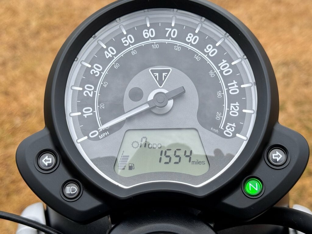 Triumph Black Black #8