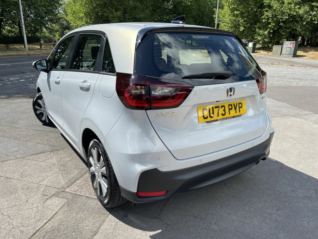 Honda Jazz I-mmd Elegance White #6