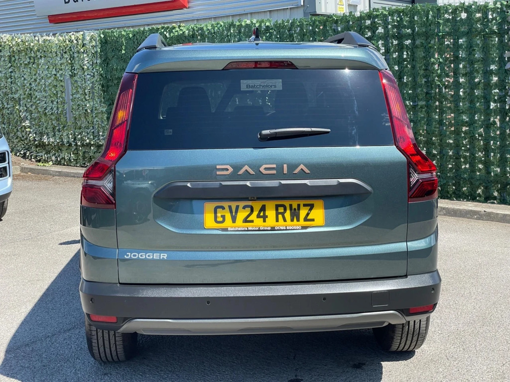 Dacia Jogger 1.0 Tce Extreme Euro 6 Ss GV24RWZ Green #5
