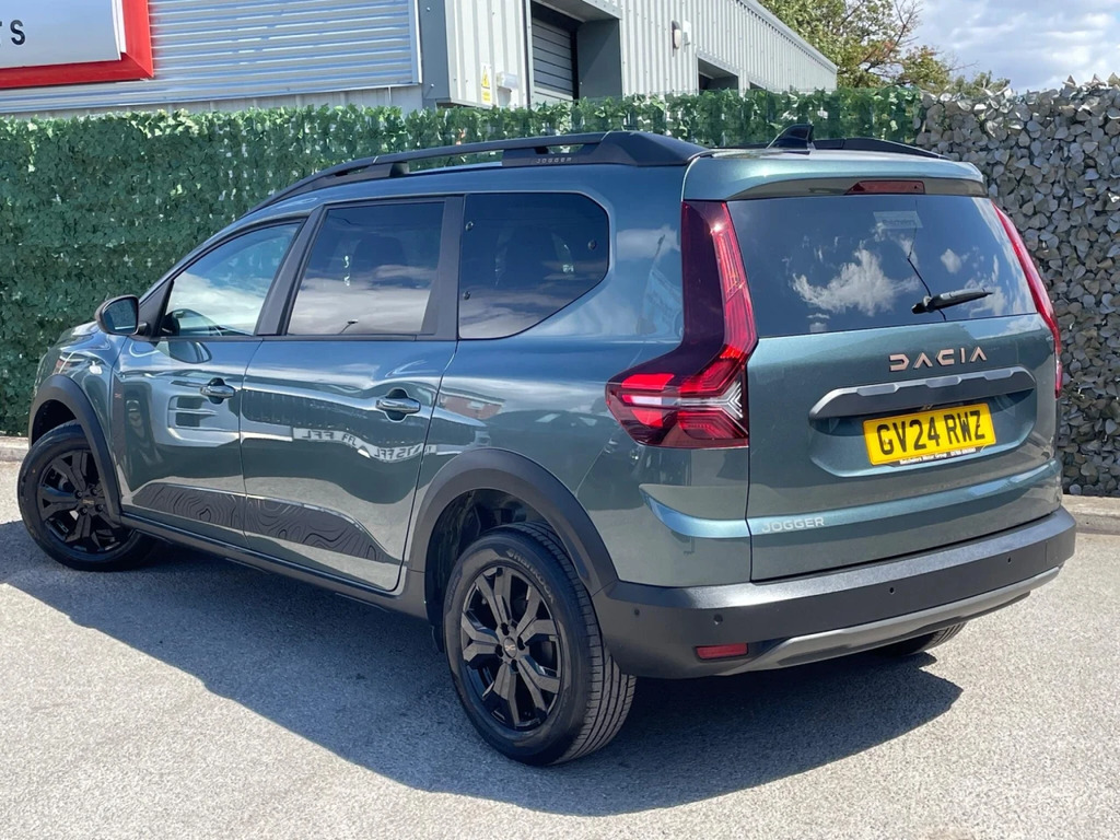 Dacia Jogger 1.0 Tce Extreme Euro 6 Ss GV24RWZ Green #3