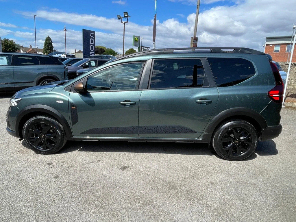 Dacia Jogger 1.0 Tce Extreme Euro 6 Ss GV24RWZ Green #4