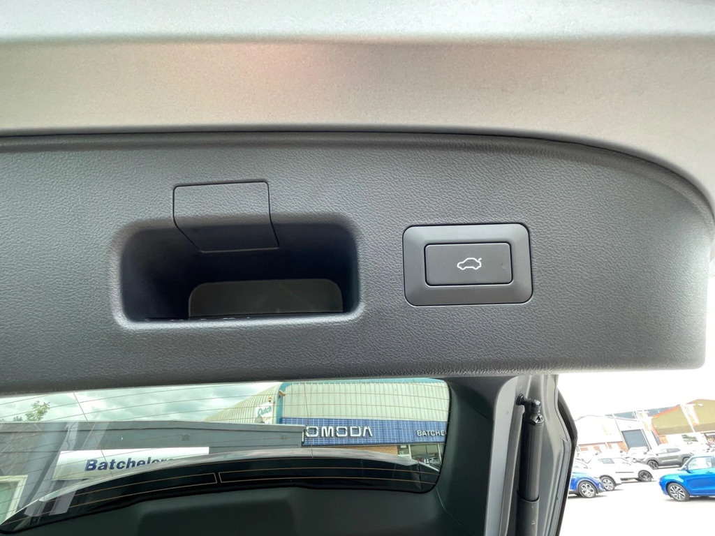 Omoda 7 1.5 1.5T Shs 18.4Kwh Knight Suv Plug-in White #21