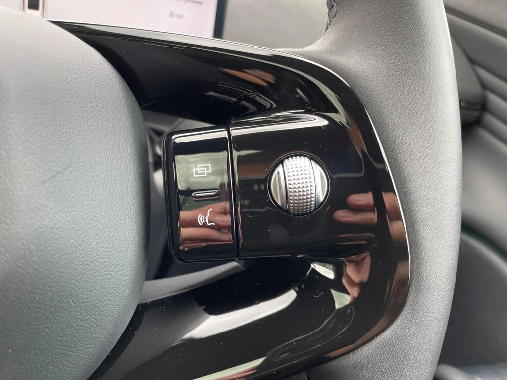 Omoda 7 1.5 1.5T Shs 18.4Kwh Knight Suv Plug-in White #18