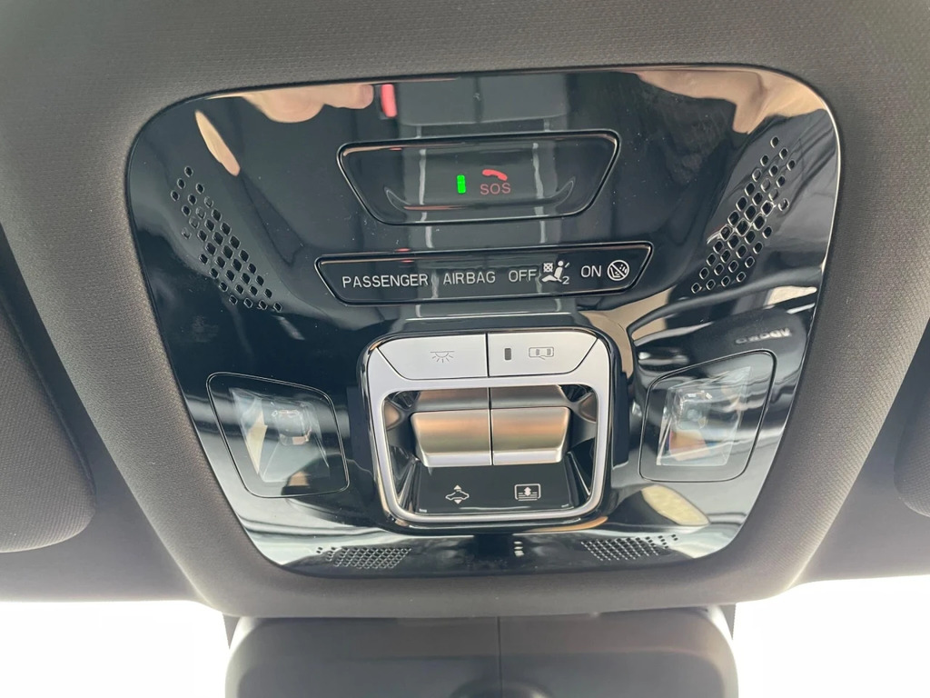 Omoda 7 1.5 1.5T Shs 18.4Kwh Knight Suv Plug-in White #42