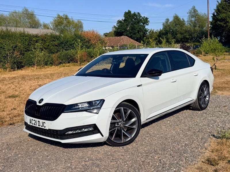 Skoda Superb 2.0 Tdi Sportline Plus White #3