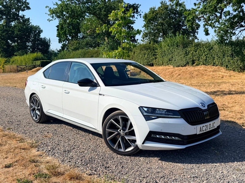 Skoda Superb 2.0 Tdi Sportline Plus White