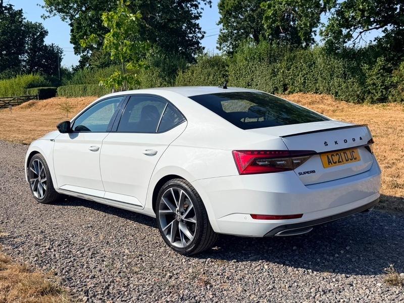 Skoda Superb 2.0 Tdi Sportline Plus White #5