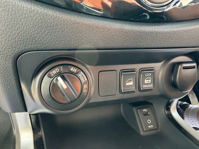 Nissan Navara 4X4 Dci Tekna Shr Dcb 201919 Black #35