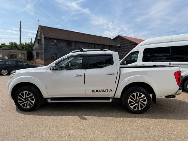 Nissan Navara Dci Tekna Pickup White #2