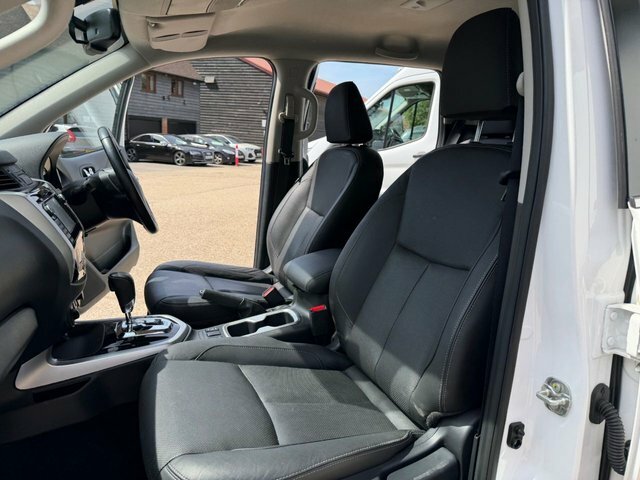 Nissan Navara 4X4 Dci Tekna Shr Dcb 201919 Black #29