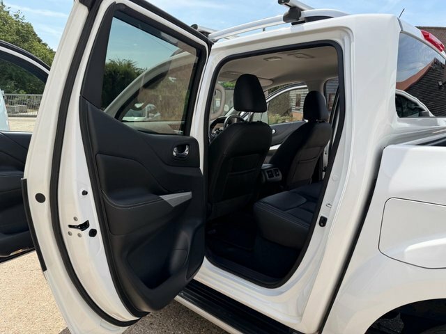 Nissan Navara 4X4 Dci Tekna Shr Dcb 201919 Black #26