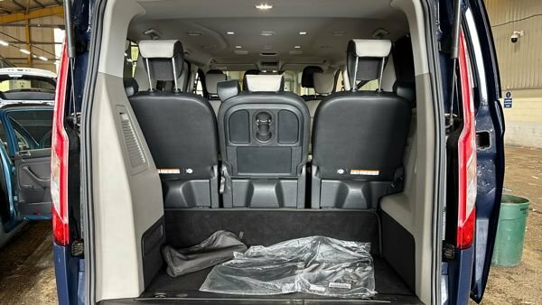 Ford Tourneo Custom 2.0 Ecoblue 170Ps Lr 8 Seater Sport Blue #13