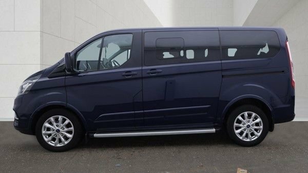 Ford Tourneo Custom 320 Ecoblue Titanium Minibus Blue