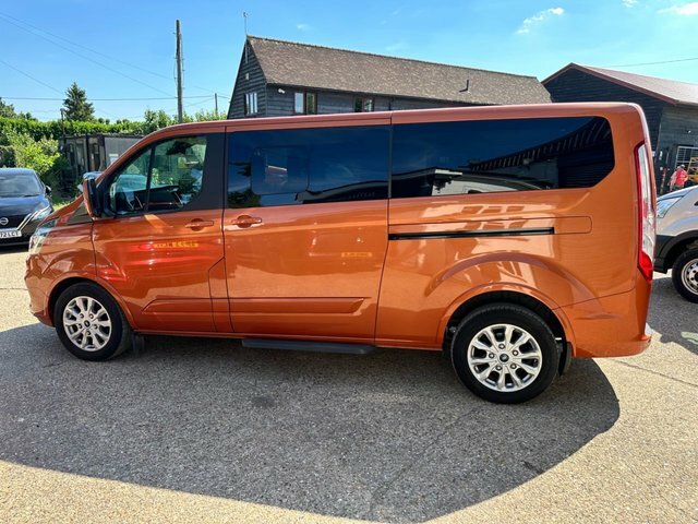 Ford Tourneo Custom 320 Ecoblue Titanium Minibus Orange #2