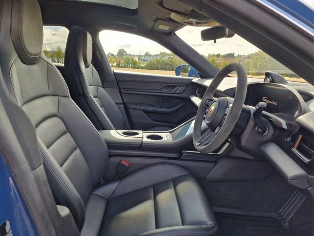 Porsche Taycan Plus 93.4Kwh 4S Cross Blue #6