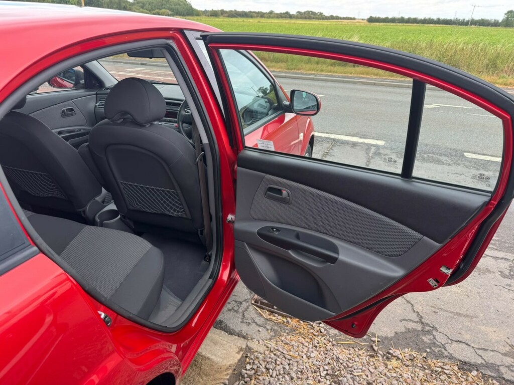 Kia RIO 1.4 Domino Hatchback 139 Gkm, Black #8