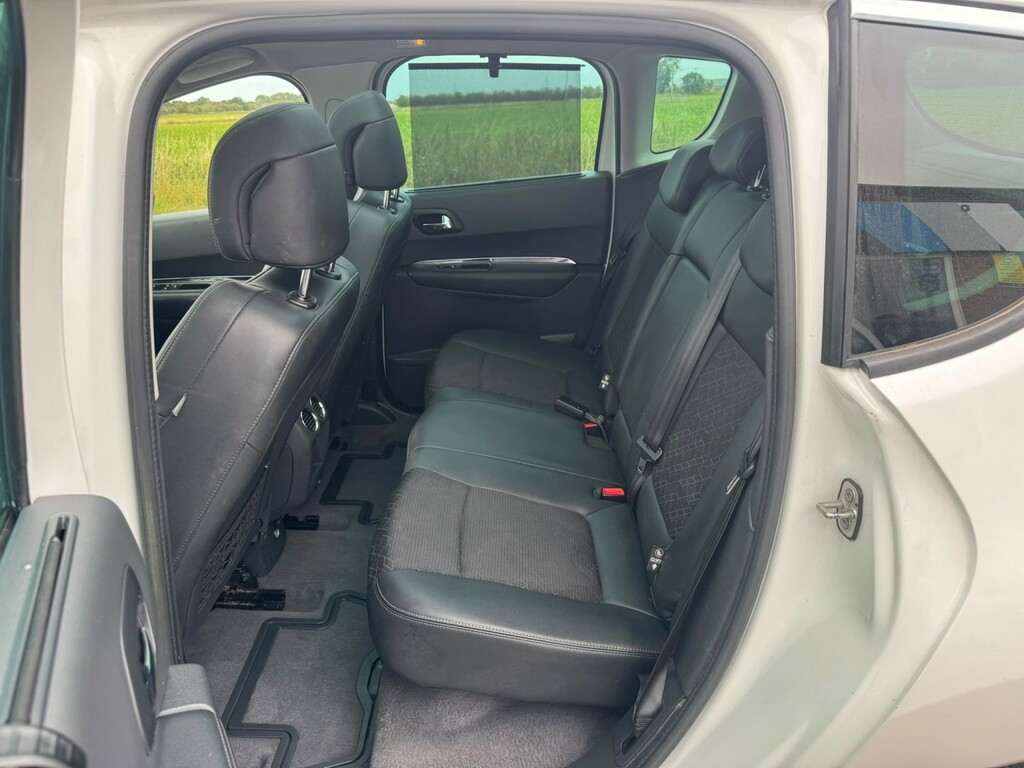 Peugeot 3008 1.6 Hdi Allure Suv Euro 5 115 P Grey #13
