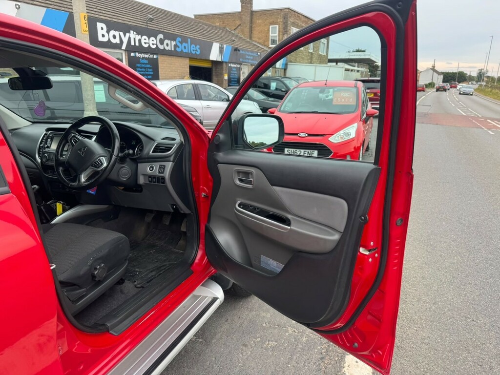 Mitsubishi L200 Pickup 2.4 Di-d Dc Titan 2019 AF69CZD Red #6