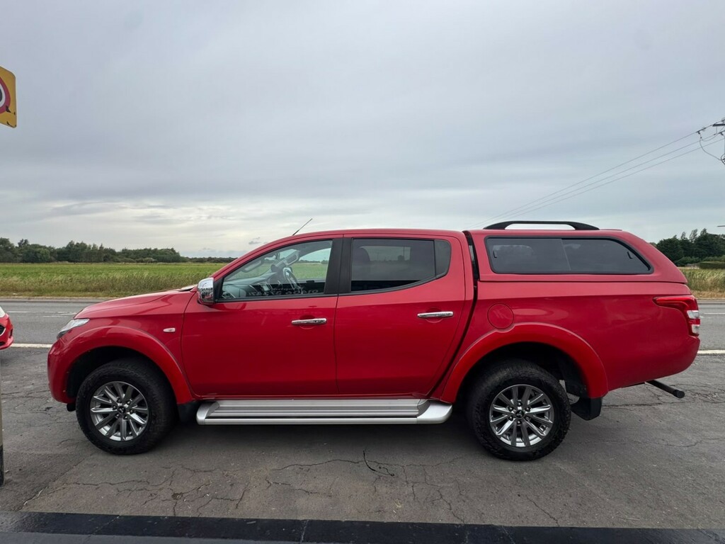 Mitsubishi L200 Pickup 2.4 Di-d Dc Titan 2019 AF69CZD Red #2