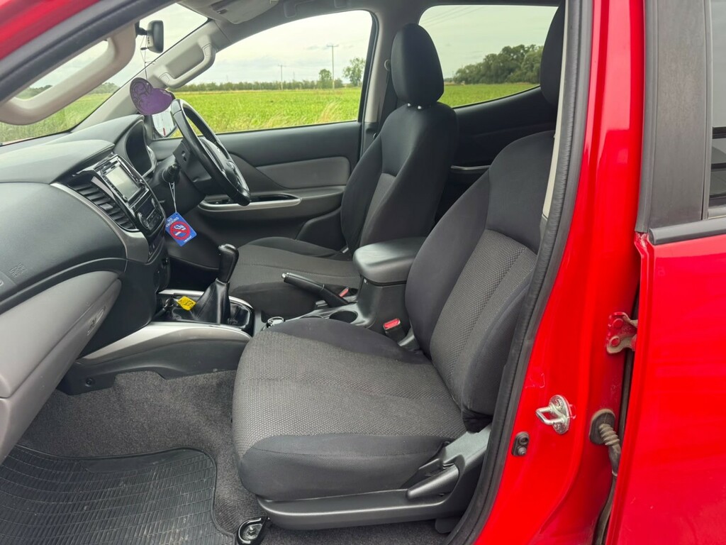Mitsubishi L200 Pickup 2.4 Di-d Dc Titan 2019 AF69CZD Red #5